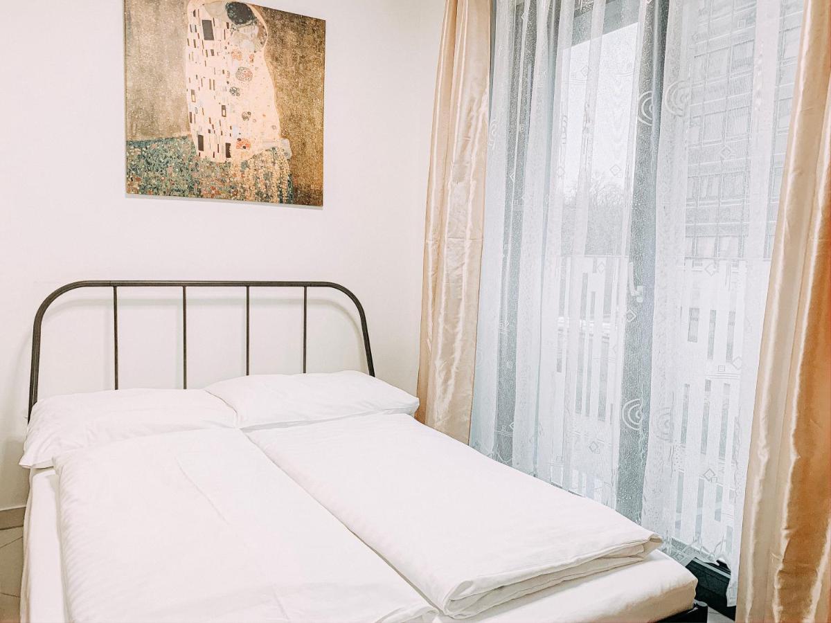 Enjoy In Garden Apartment Prague Ngoại thất bức ảnh