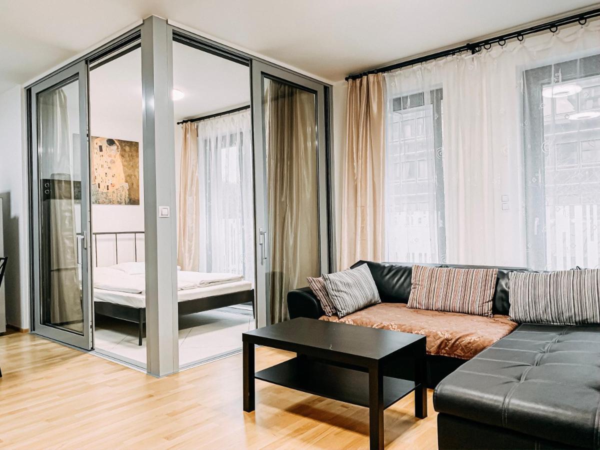 Enjoy In Garden Apartment Prague Ngoại thất bức ảnh